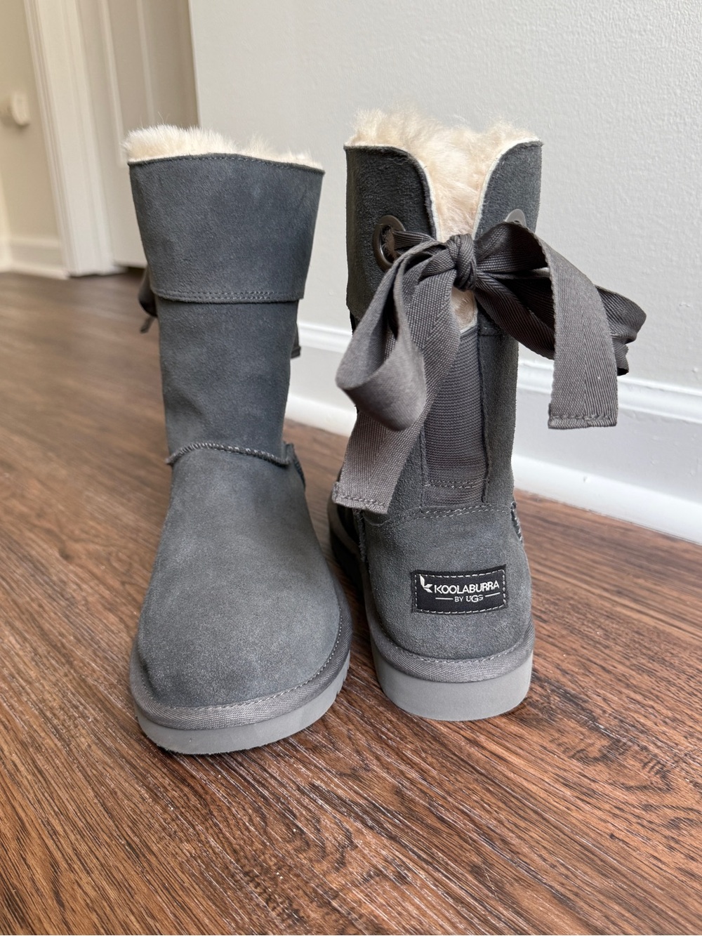 KOOLABURRA by UGG Gray Suede Bow Boots Size 8M